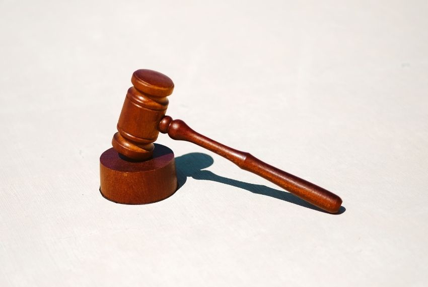Tribunal sentença