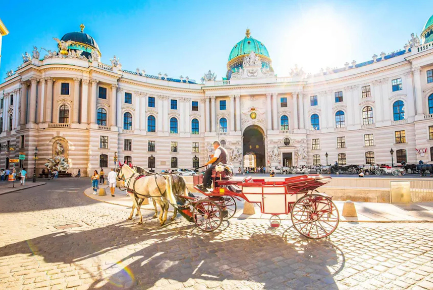 Palácios imperiais, vilas medievais, concertos clássicos e paisagens deslumbrantes. Reserve já!